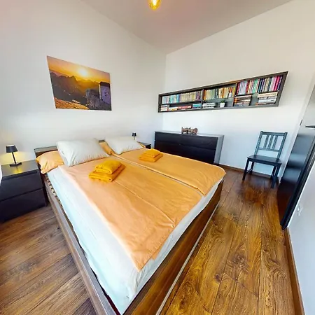 Hurban Park & Private Indoor Parking & Self Check-in Apartamento Banská Bystrica